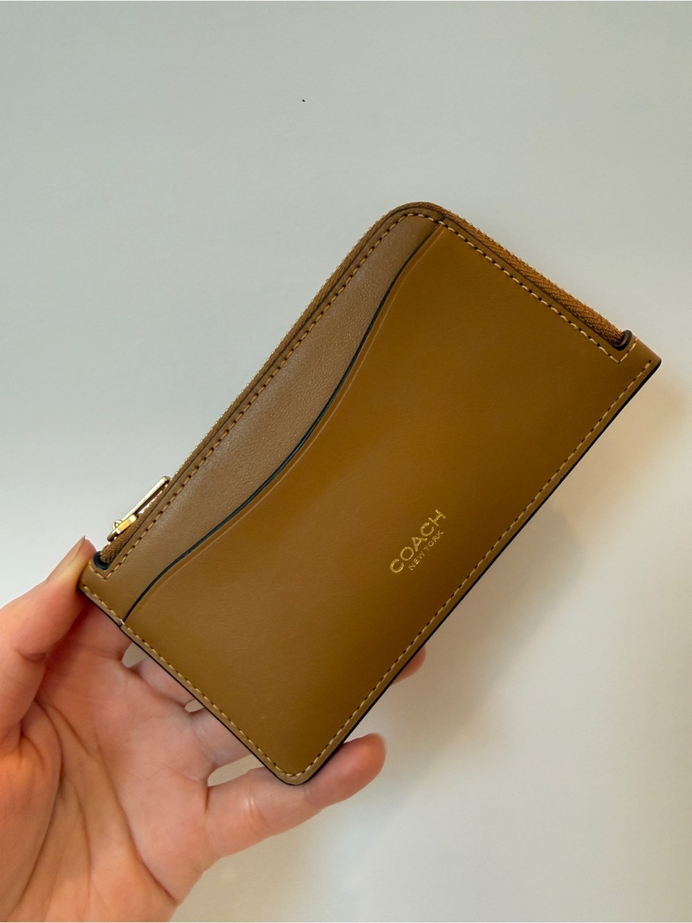 NWT Coach CZ112 Leather New York Zip Card Case-Honey Brown